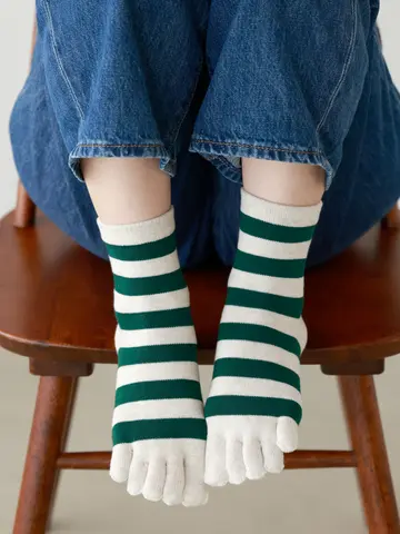 五本指ボーダーソックス