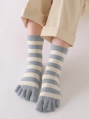 五本指ボーダーソックス