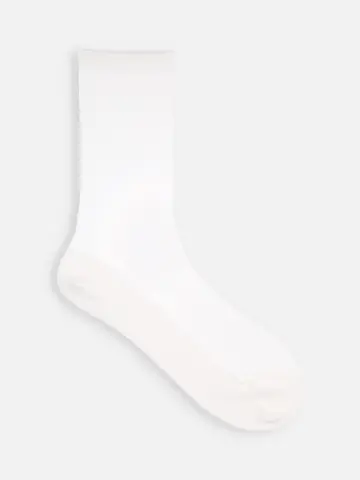 素足風に履けて脱げない靴下