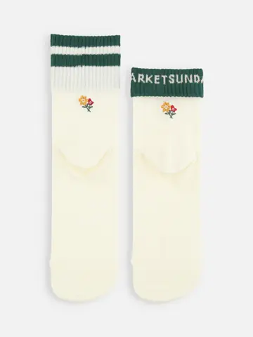 折り返しもできる2本ラインフラワー刺繍ソックス