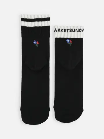 折り返しもできる2本ラインフラワー刺繍ソックス