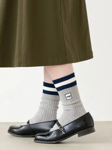 サンドウィッチライン刺繍ソックス