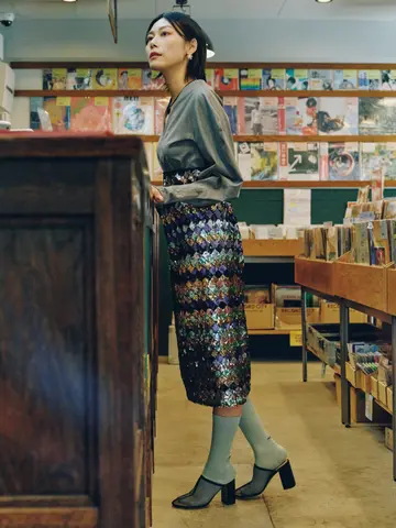 ミディ | エアリーコットンロゴ刺繍ソックス