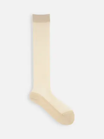 ストッキング感覚で履ける靴下