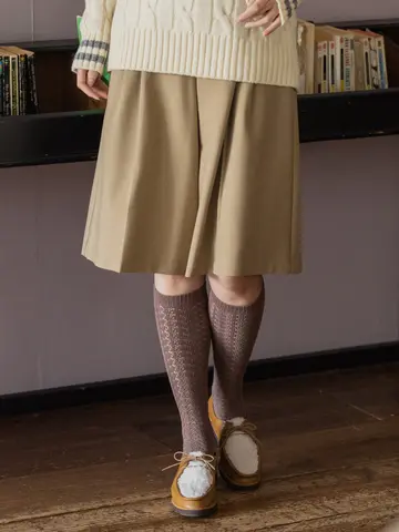 透かし編みレースハイソックス