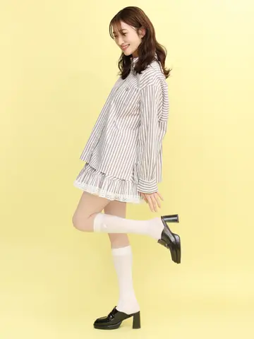 【dazzlin×靴下屋】刺繍シアーハイソックス