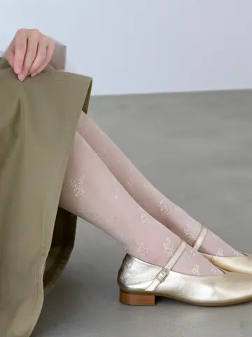 プリント手書き風うさぎとお花タイツ