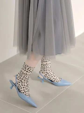 シャーリング風ヒョウ柄ショートソックス