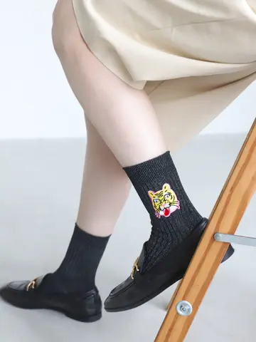 ラメ刺繍タイガーショートソックス