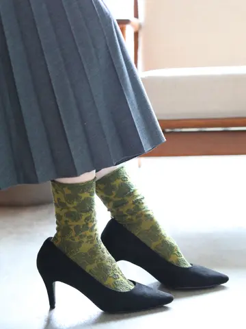 バナウォームフラワーフロートロールショートソックス