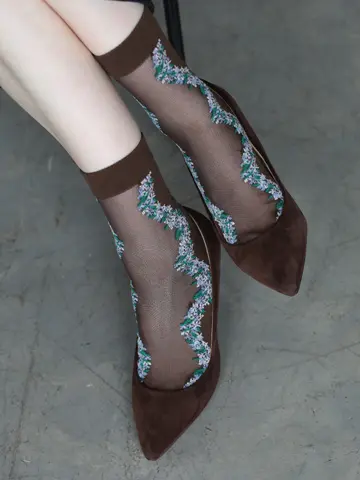 シアーパイピングフローラルショートソックス