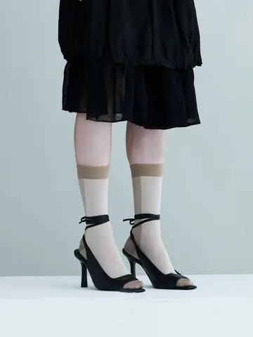 【WEB限定】 色で遊ぶ Two Tone Socks