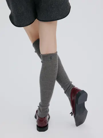 【Ameri×Tabio】BACK EMBROIDERY LOOSE SOCKS