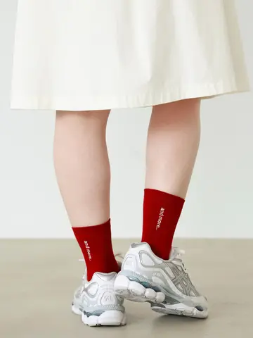 【靴下屋fam】リブ風ロゴ刺繍ショートソックス