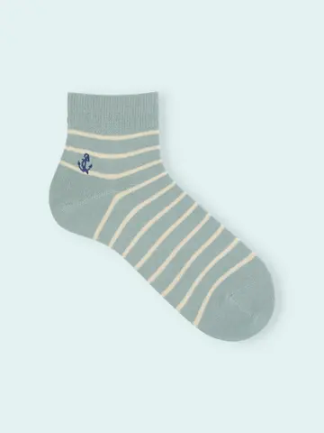 【靴下屋fam】メンズ ボーダーいかり刺繍ショートソックス