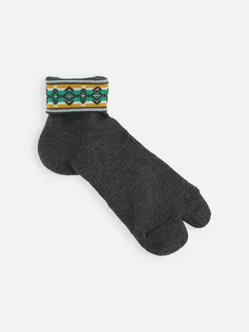 【Tabio MEN】折返しネイティブ柄パイル足袋ショート丈ソックス