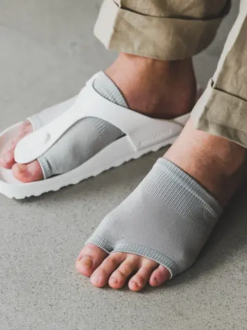 【Tabio MEN】滑り止め付き消臭＋COOLMAX®トングソックス