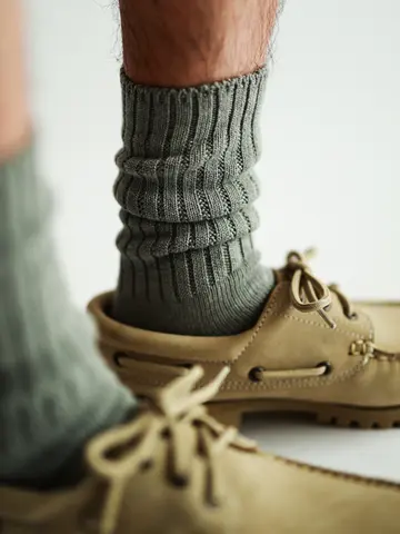 【Tabio MEN】 クラシックリブクルー丈ソックス（23.0～25.0cm）