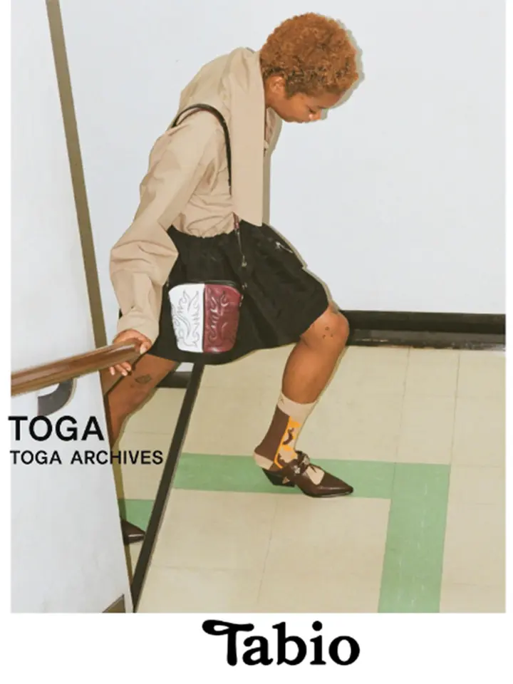TOGA フラワーパネルソックス ( 021140862 ) | 靴下屋公式通販 Tabio オンラインストア