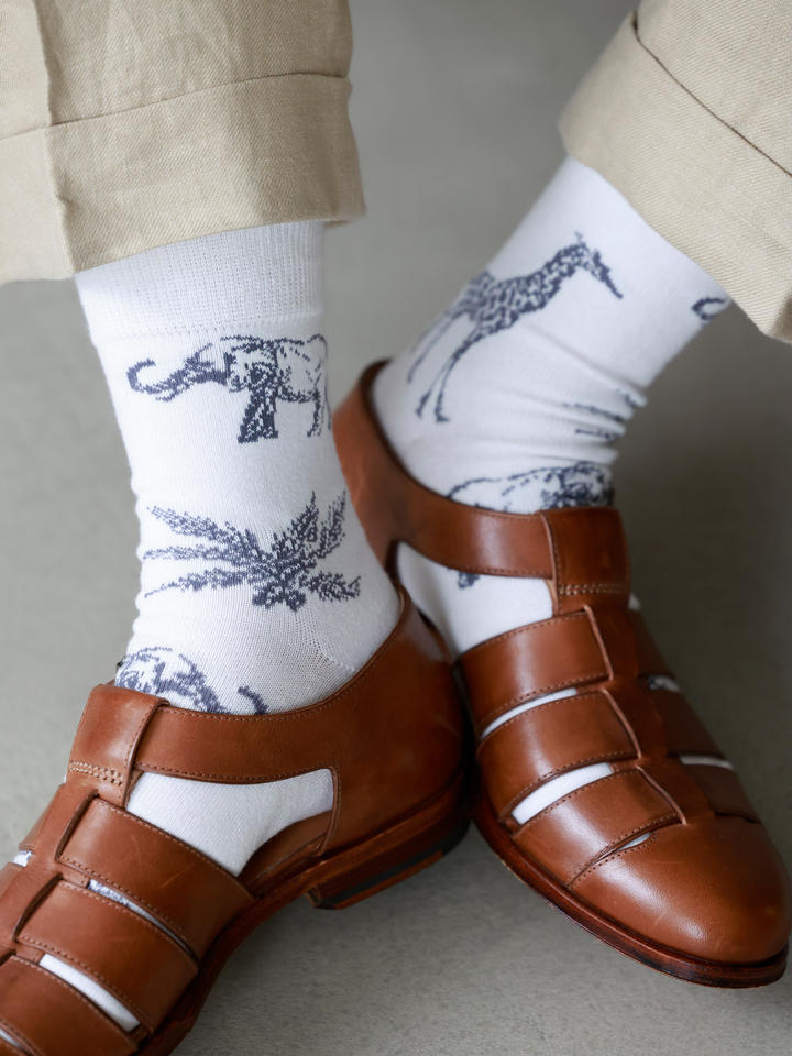 Tabio MEN】さらっとやわらか綿麻混動物柄ショートソックス