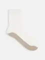 足底汚れが目立たない白ソックス ダルベージュ