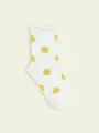 【靴下屋fam】キッズ くるくるワッフル花柄ショートソックス オフホワイト