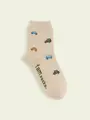【靴下屋fam】キッズ くるま柄ショートソックス ベージュ