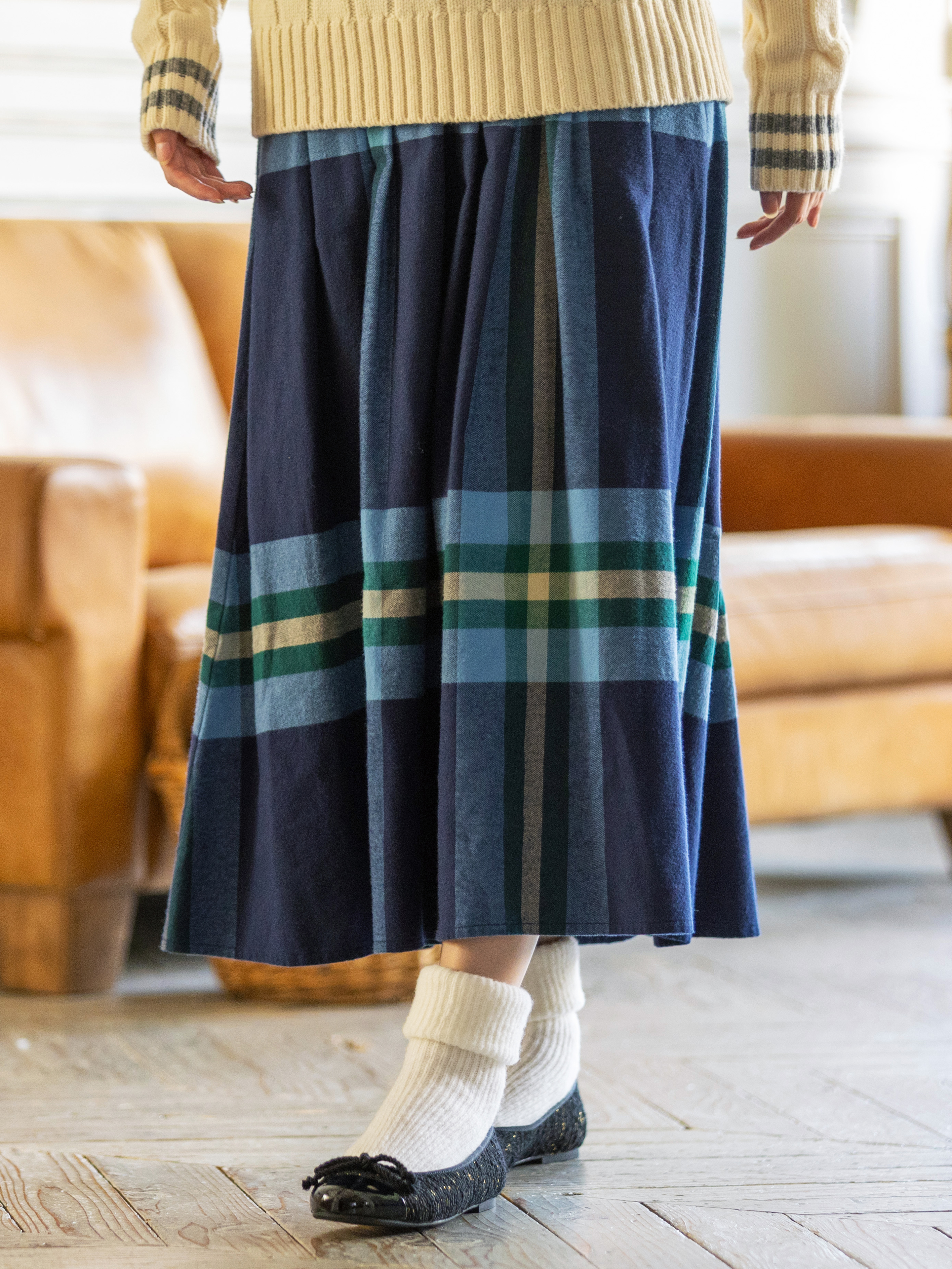 タム三つ折りリブショートソックス ( 011132915 ) | 靴下屋公式通販