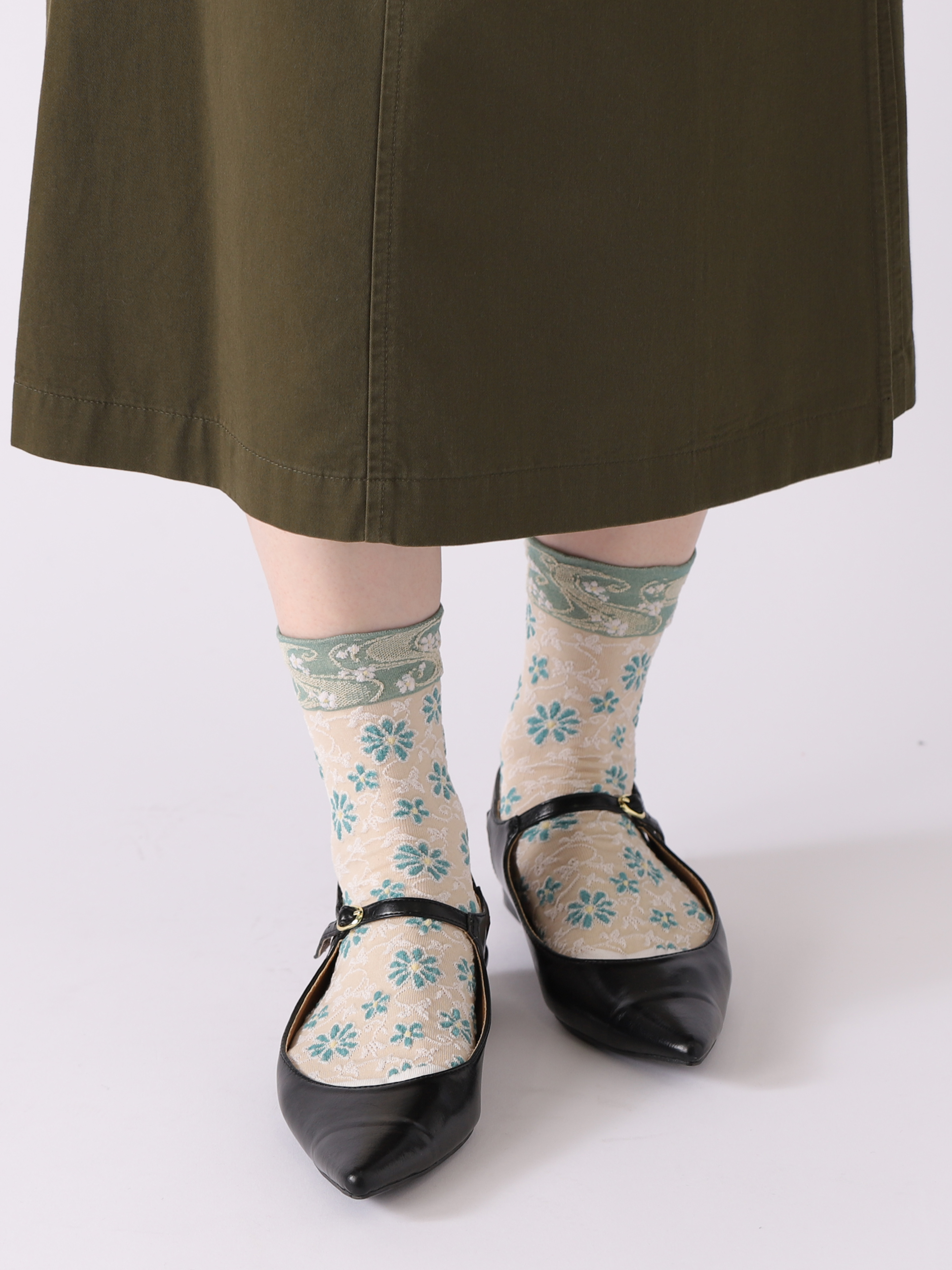 ARROWS Tab絹がすき Explore Free Patterns | 8 Socks Using Leftover Yarn - YouTube