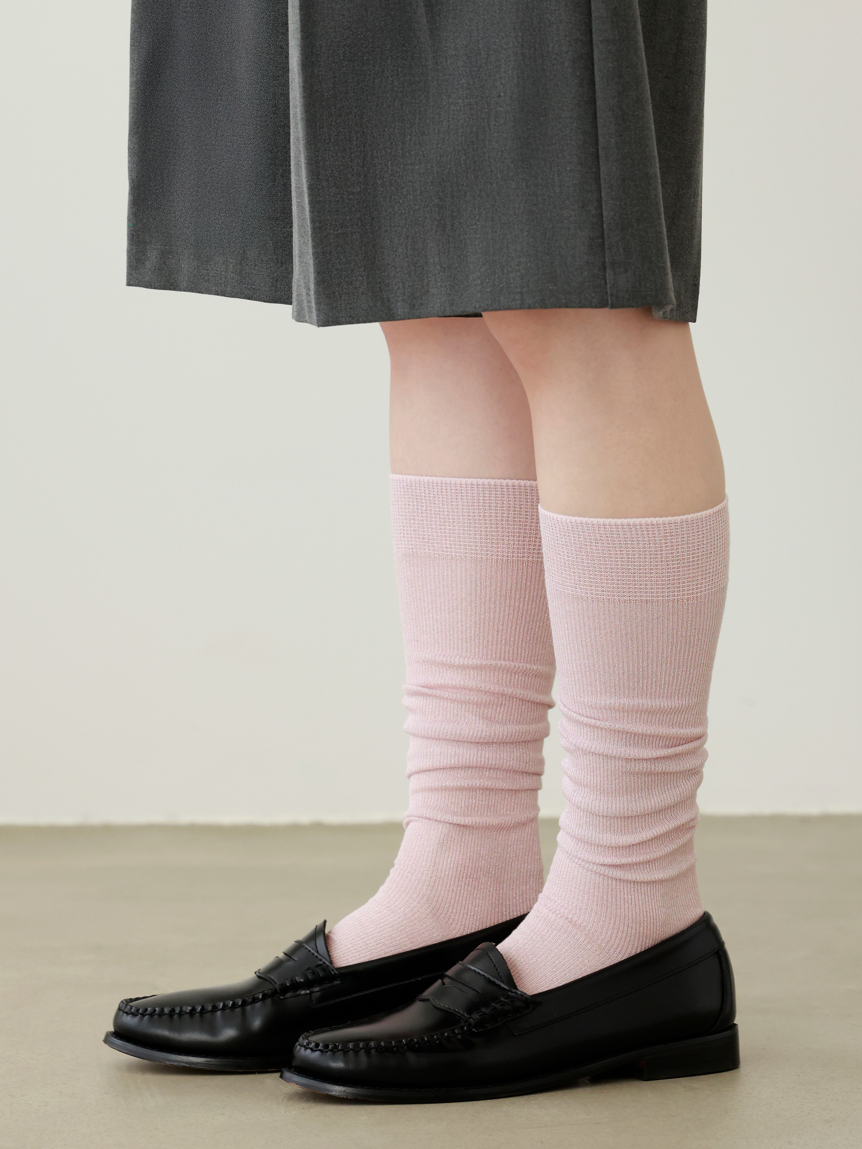 なめらかラメリブハイソックス ( 011170168 ) | 靴下屋公式通販 Tabio