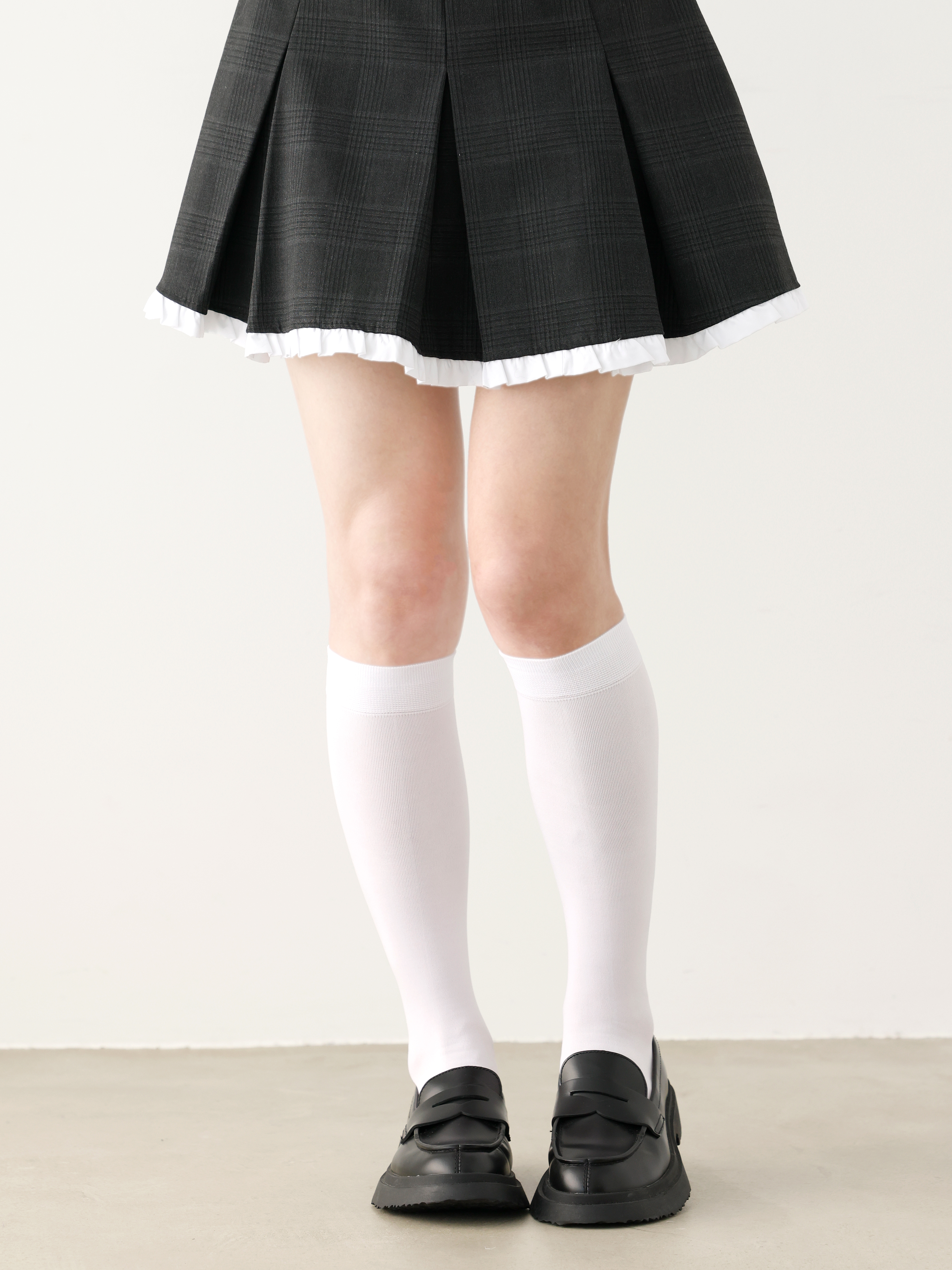 やさしくフィット】ソフティナイロン無地ハイソックス ( 011770007
