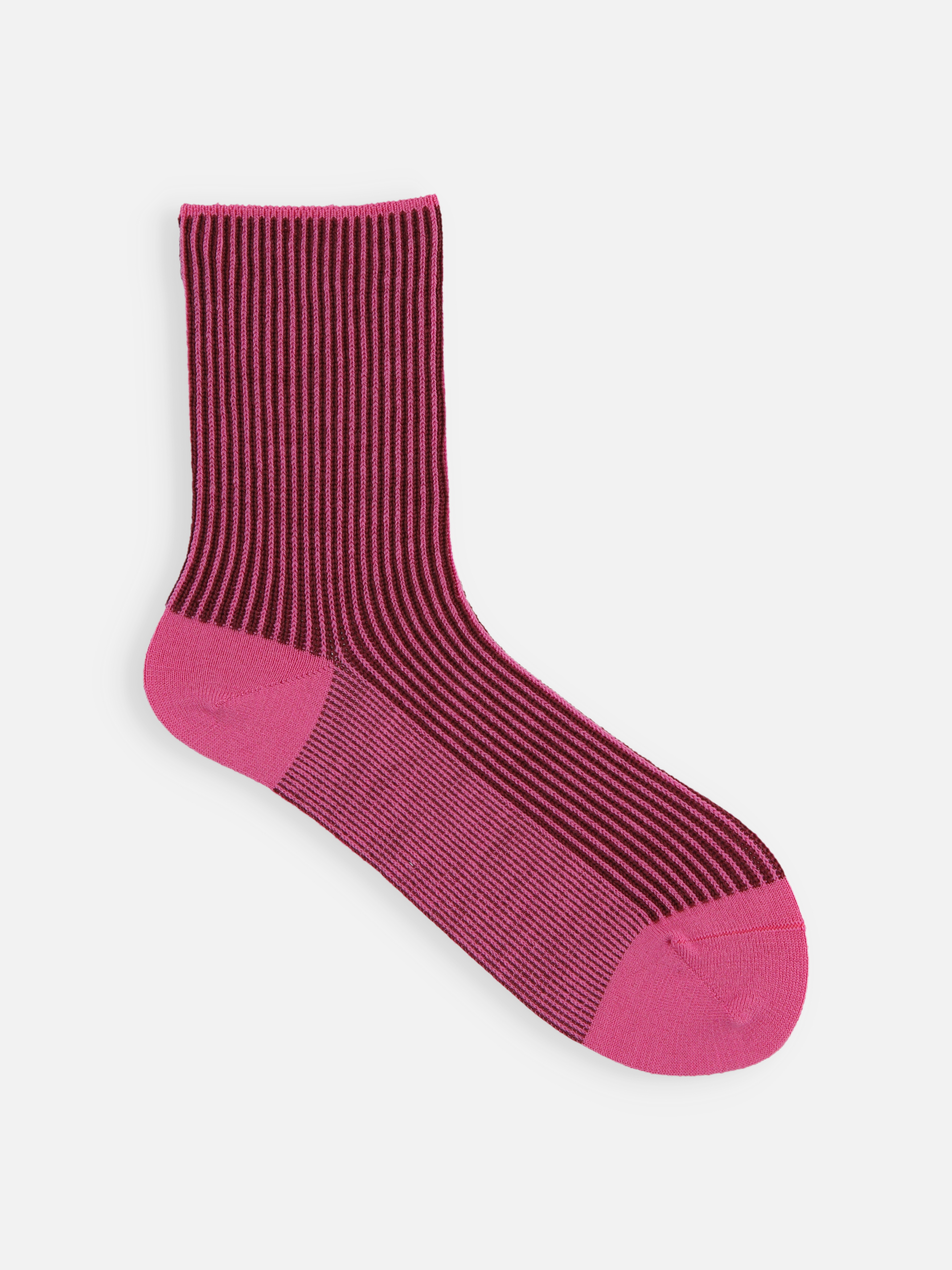 赤とグレーのストライプソックス アンチピリング細ストライプショートソックス ( 021132074 ) | 靴下屋