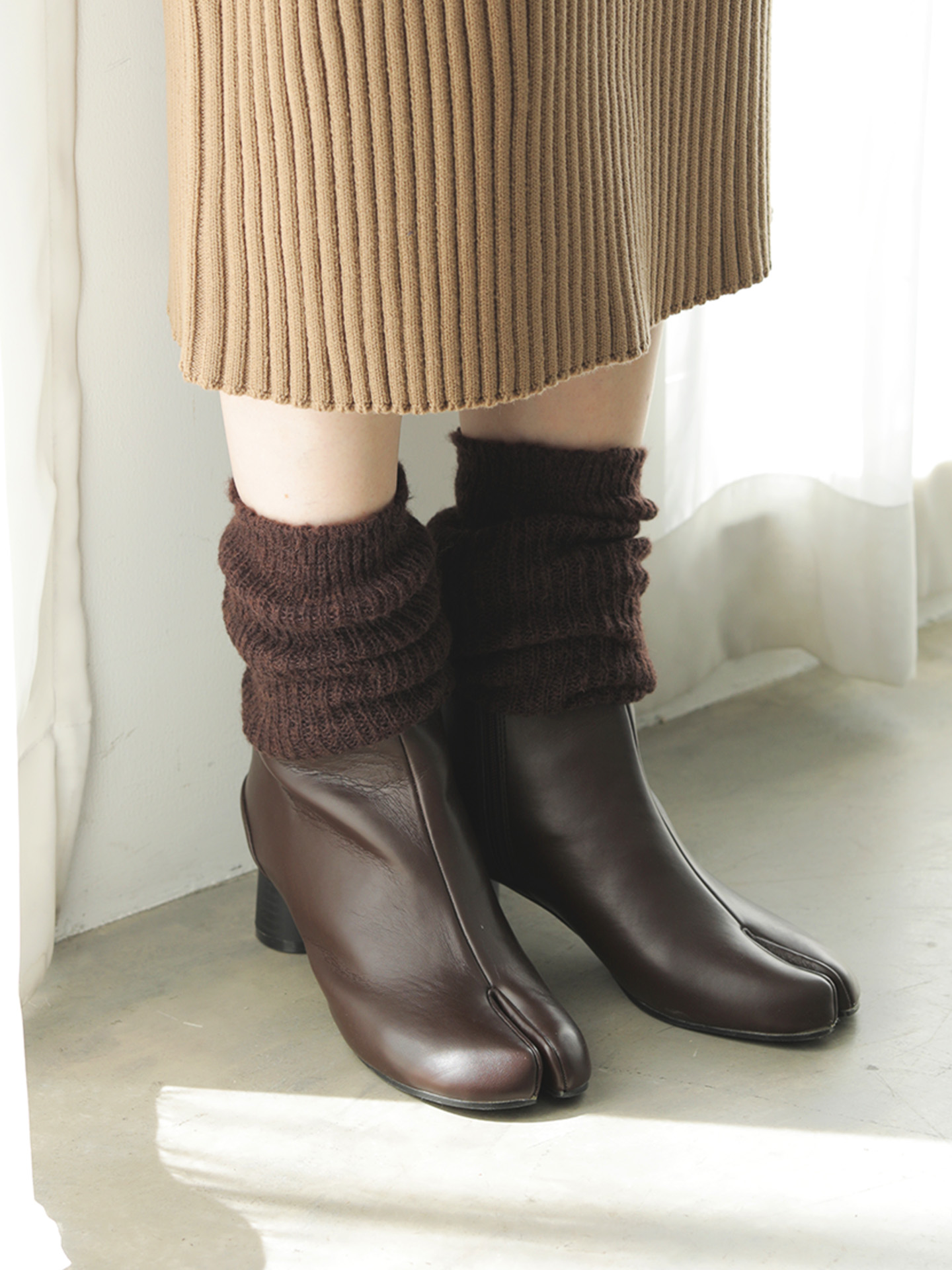 ローゲージレッグウォーマー付五本指ソックス ( 021140803