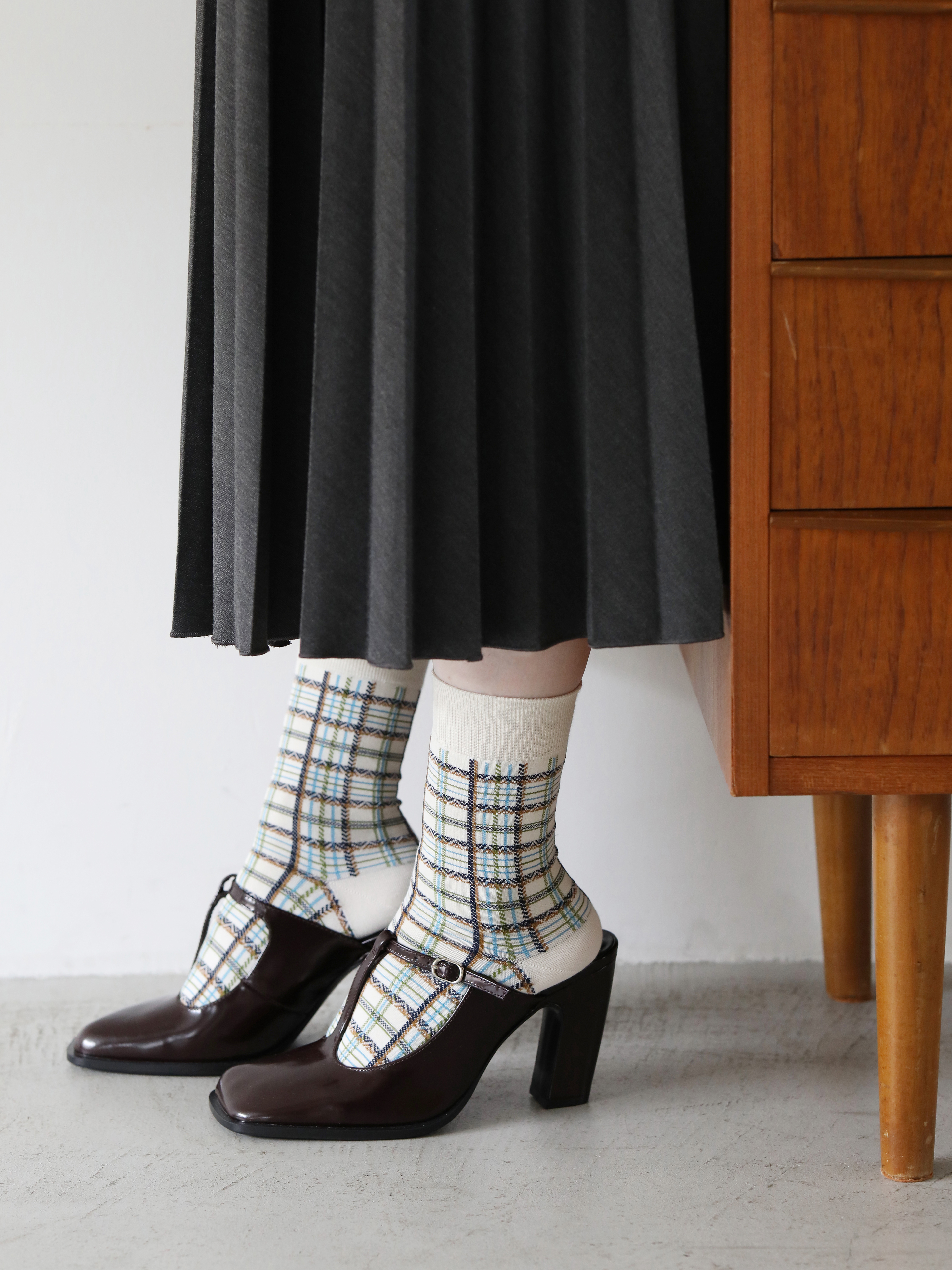 ラインチェックソックス ( 021140989 ) | 靴下屋公式通販 Tabio