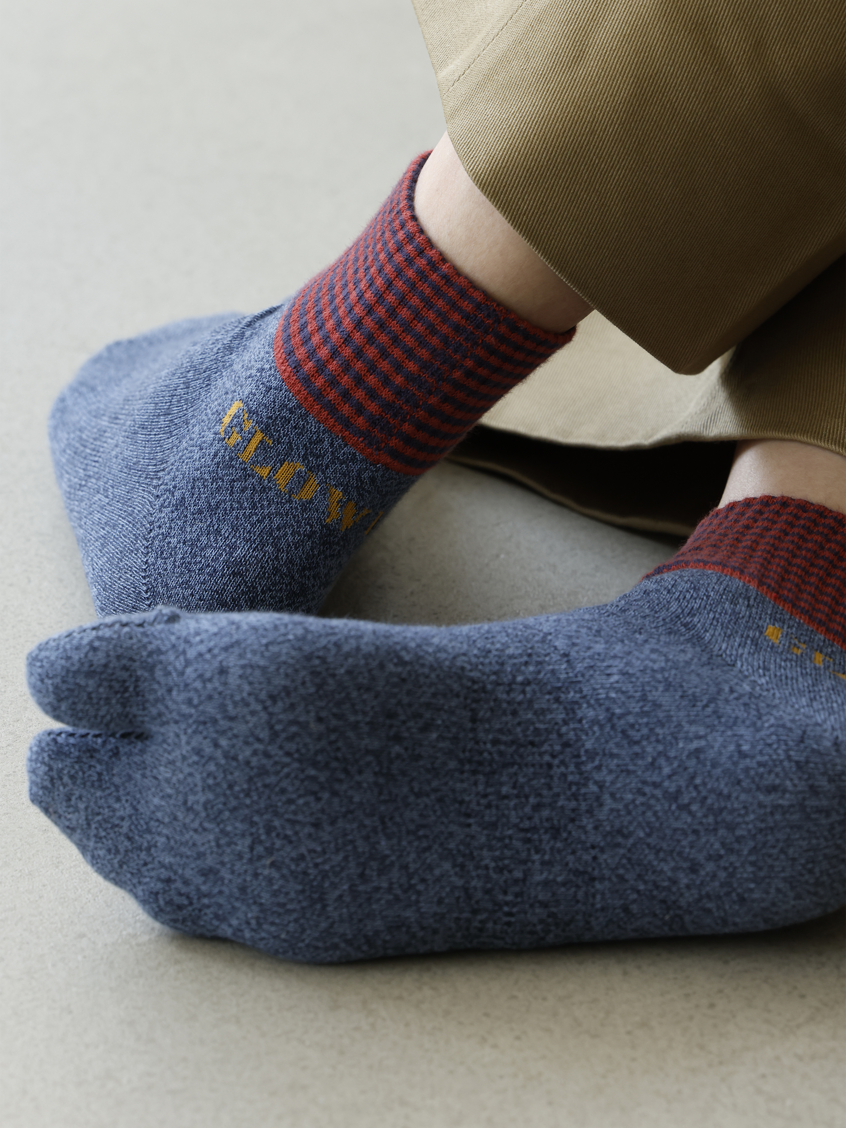 Tabio MEN】ネイビーつま先ワンボーダーショートソックス ( 062130086