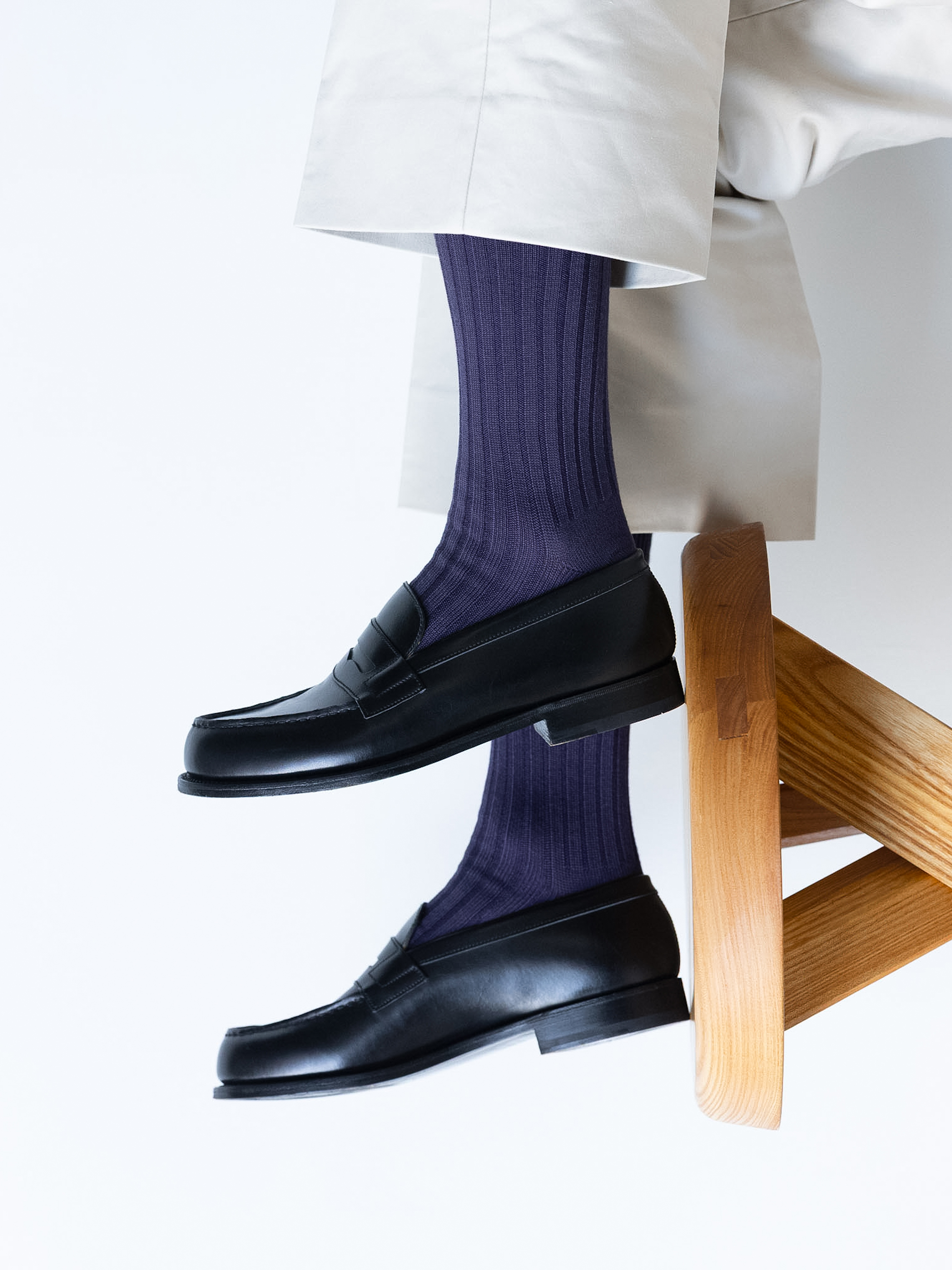 tabibitoです WoodChuckSato Women's Men's Bright Red Tabi Split-Toe Cow