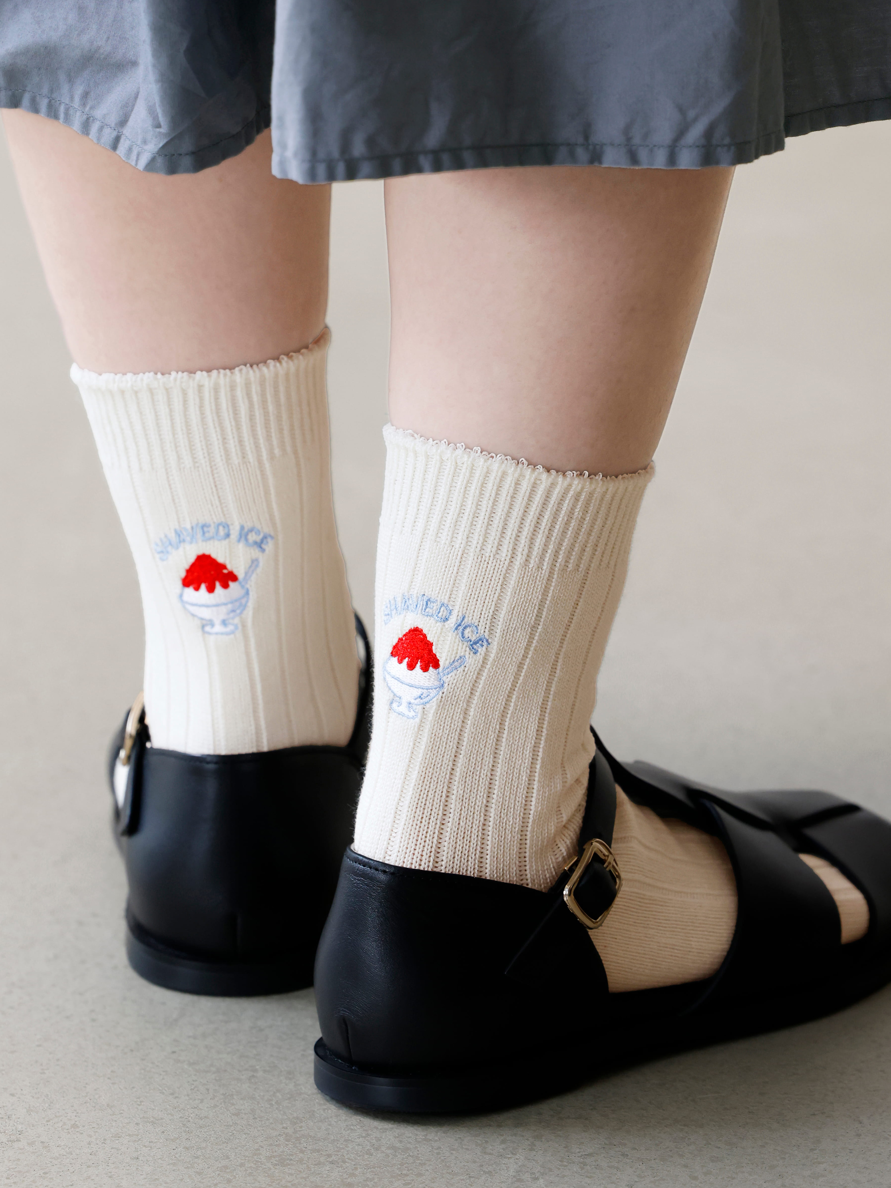 WEB限定・予約受注】 SUMMERモチーフ刺繍ソックス ( 081130071